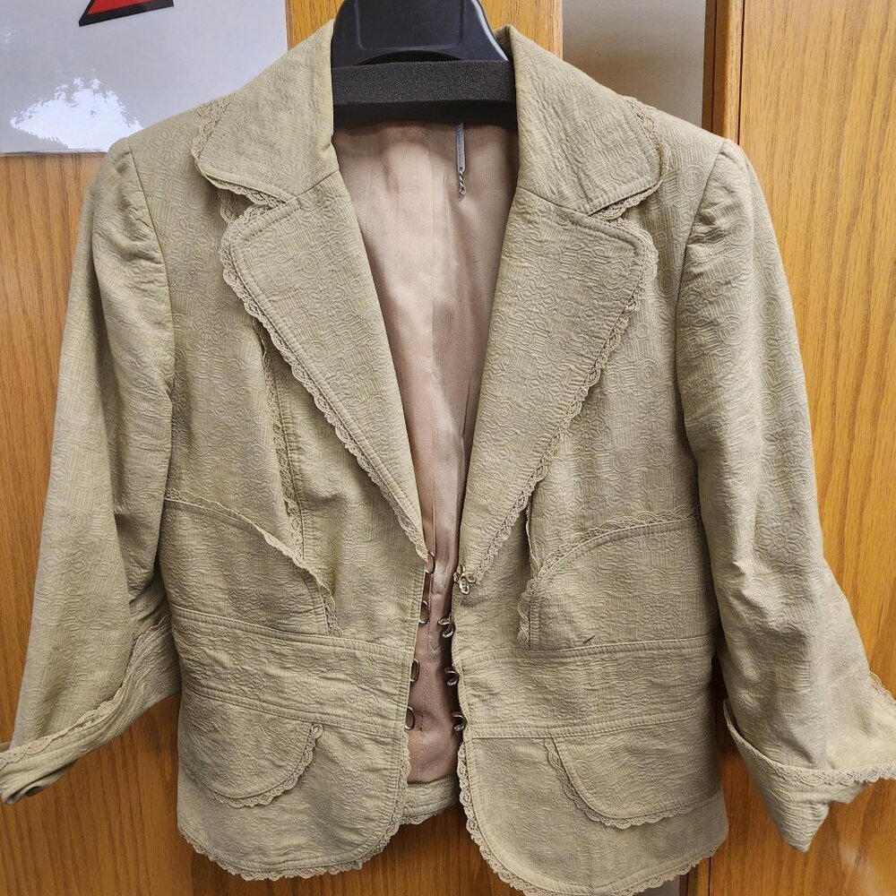David Meister hook front blazer